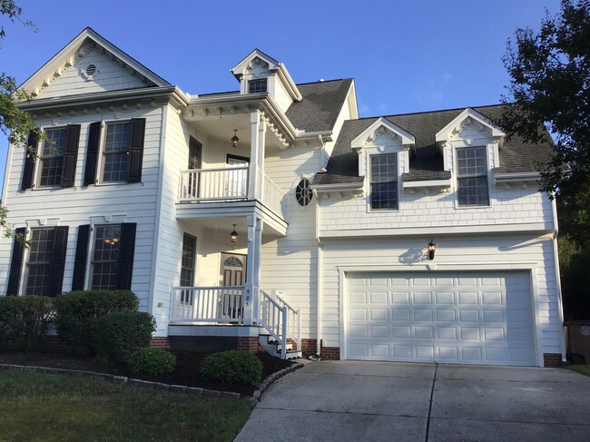 Building Photo - 905 Alba Rose Ln