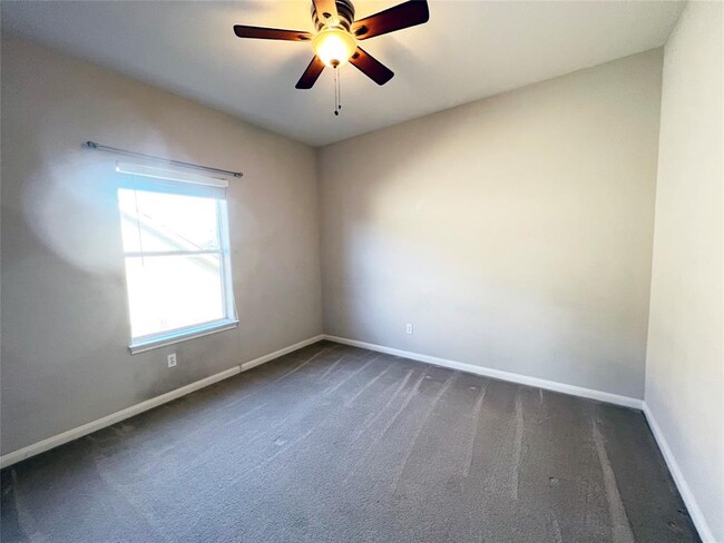 Building Photo - 2443 Salorn Way