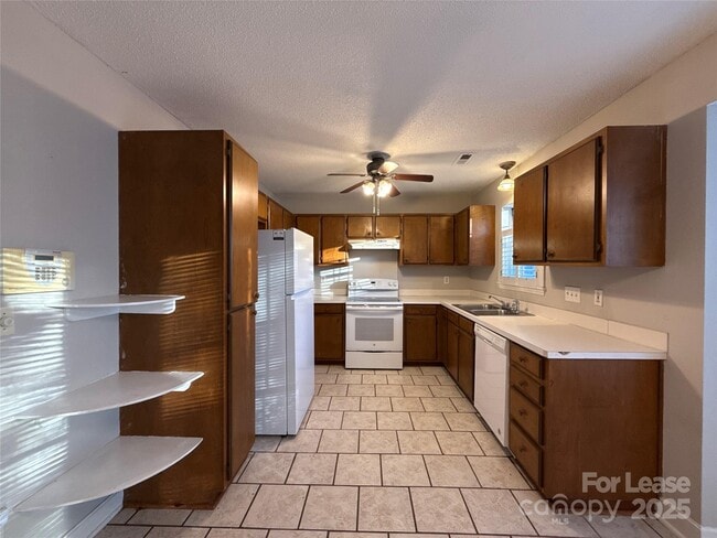 Building Photo - 7426 Barn Stone Dr