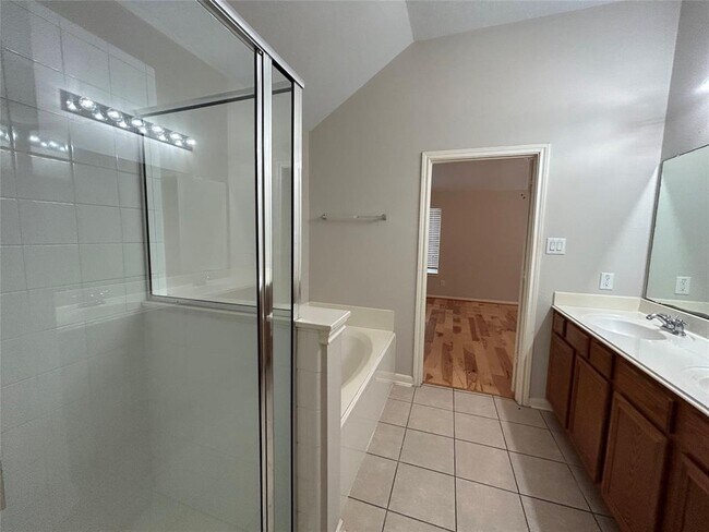 Building Photo - 13218 Southpoint Ln