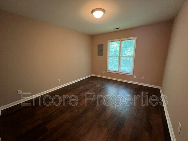 Building Photo - 2532 S Roxboro St