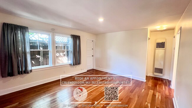 Building Photo - Garden oasis 2 bedroom with wrap around ya...