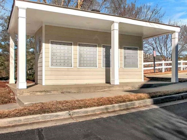 Building Photo - 306 Mony Stone Ct SE
