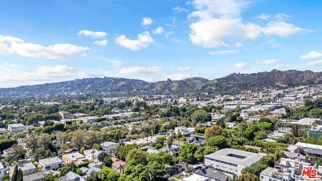 Building Photo - 1123 N Formosa Ave