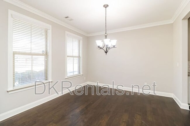 Building Photo - 5780 Bradenton Rd