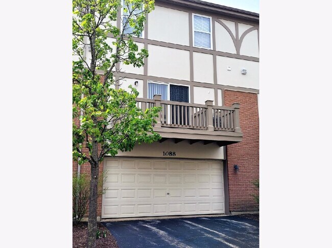 Building Photo - 1088 N Claremont Dr