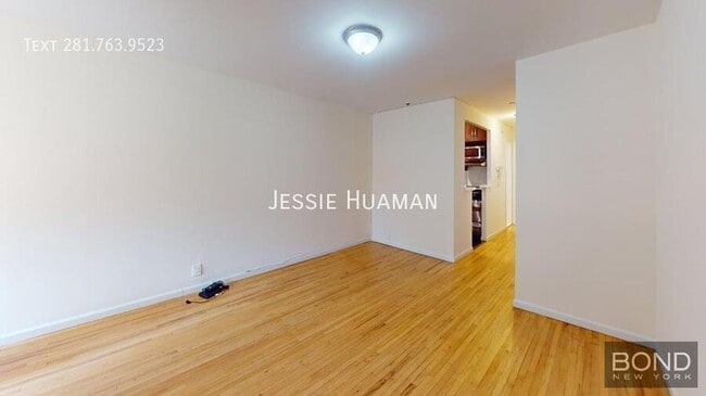 Building Photo - 1570 First Ave -4GH