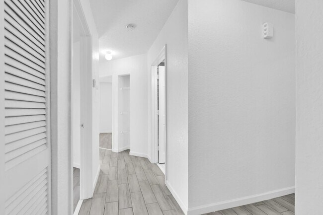 Building Photo - 13974 Folkestone Cir