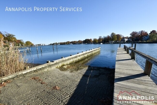 Building Photo - 1200 Bay Highlands Dr