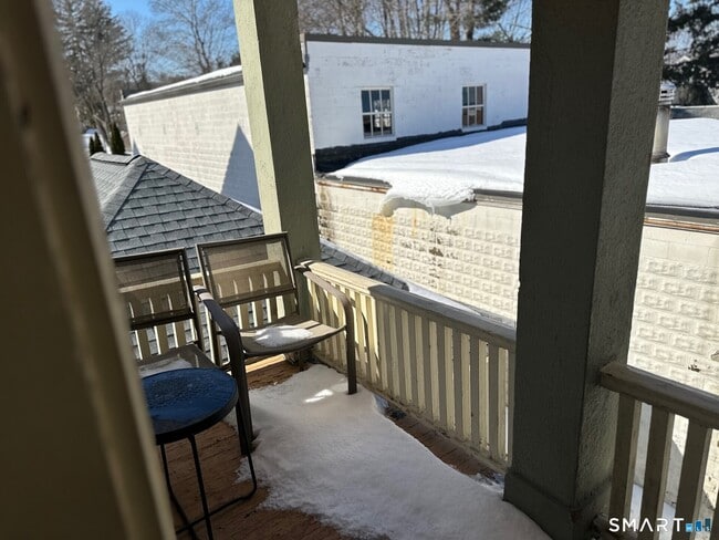 Building Photo - 184 S Main St