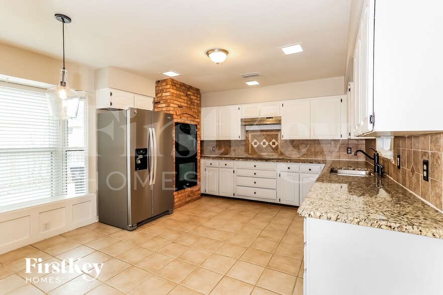 Building Photo - 4504 Francisco Ct