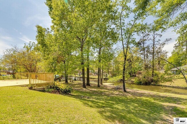 Building Photo - 203 Dupont Dr