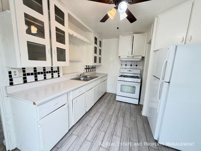 Building Photo - 7210 N 55th Dr