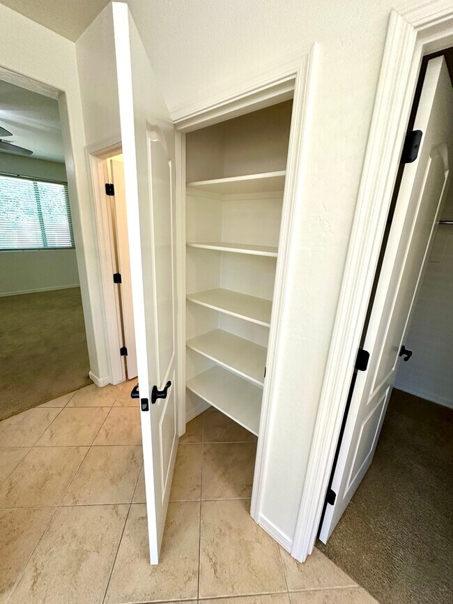 Building Photo - Fantastic Goodyear Home in Sedella