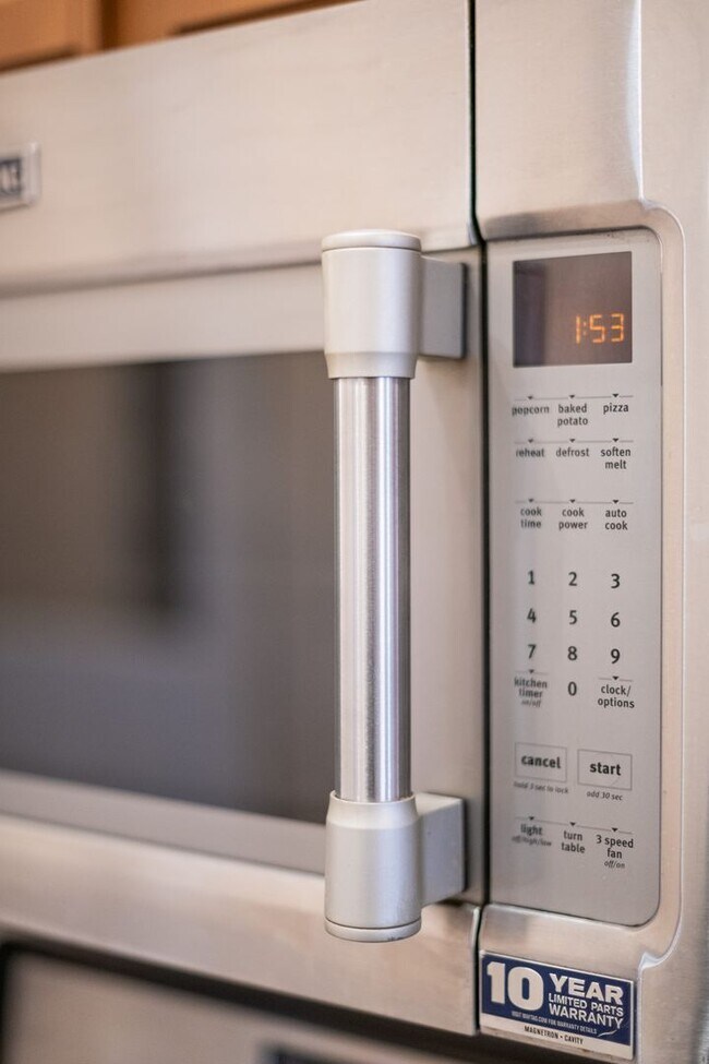 Building Photo - 3 bedroom / 2 bathroom Duplex for rent in Hobart