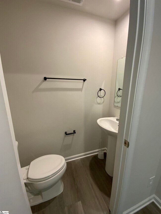 Building Photo - 4 Tidworth Dr
