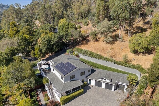Building Photo - 31 Gold Hill Grde