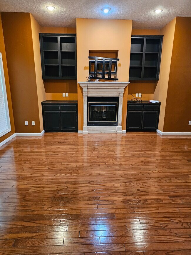 Building Photo - 206 Vail Dr