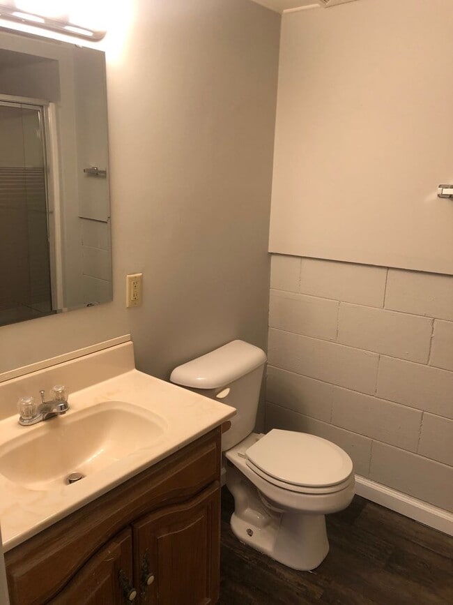Building Photo - Remodeled 4 Bedroom House! MUST SEE!