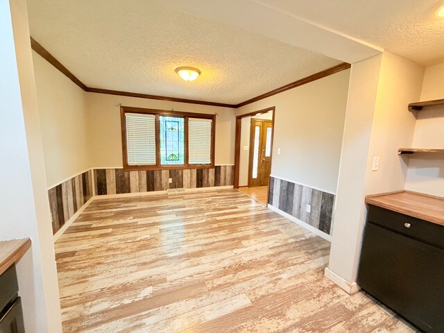 Building Photo - 613 Covered Bridge Rd