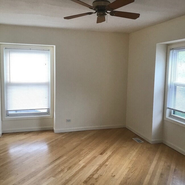 Building Photo - 320 W Inverrary Ln