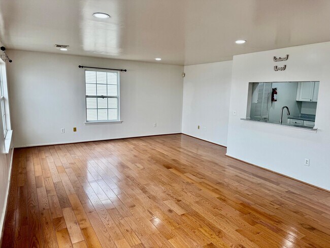 Building Photo - 34 Bergen Ridge Rd