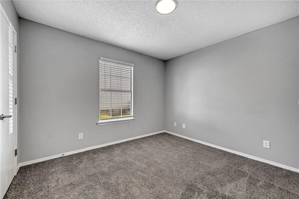 Building Photo - 4380 W Thrasher Dr