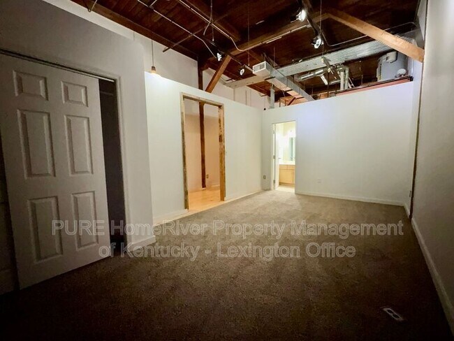 Building Photo - 222 Bolivar St