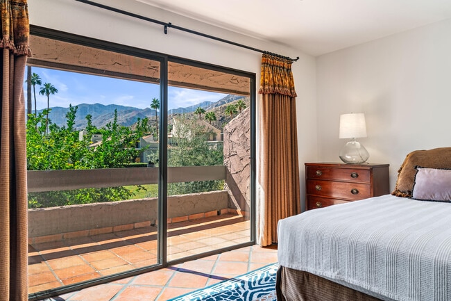 Building Photo - 215 Calle Bravo