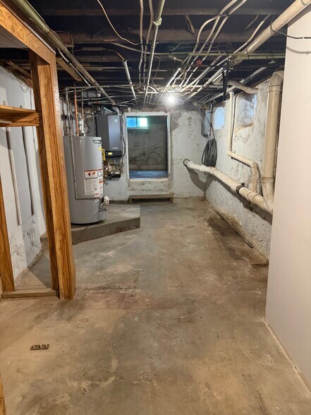 Building Photo - 3430 Almond St