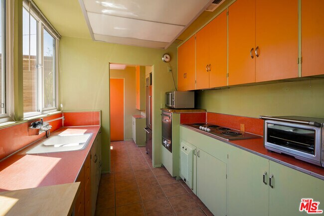 Building Photo - 541 Suncourt Terrace