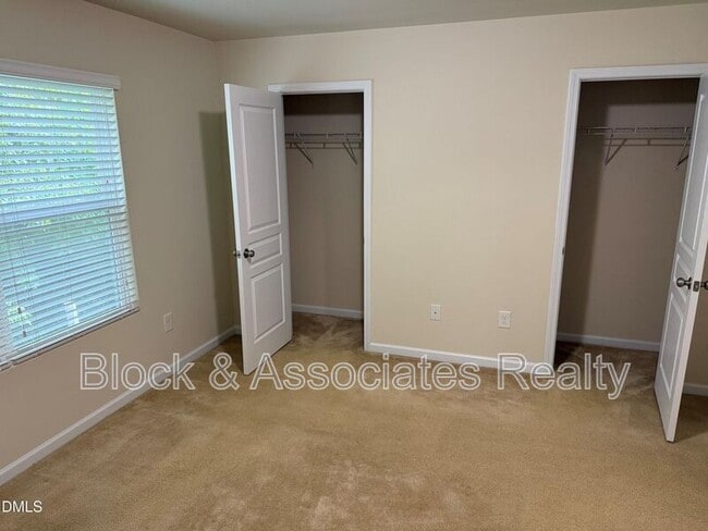 Building Photo - 8527 Quarton Dr