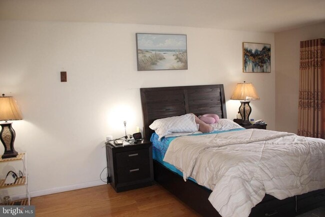 Building Photo - 219 Meadow Dr