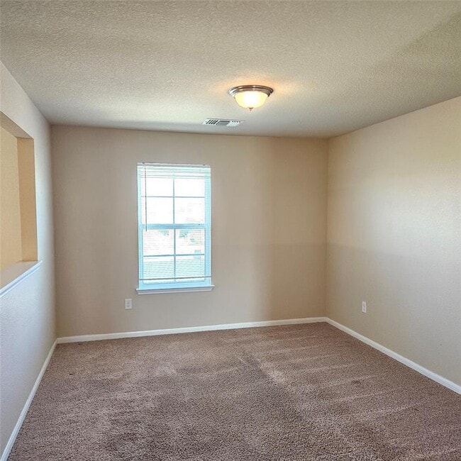 Building Photo - 727 Luna Vista Dr