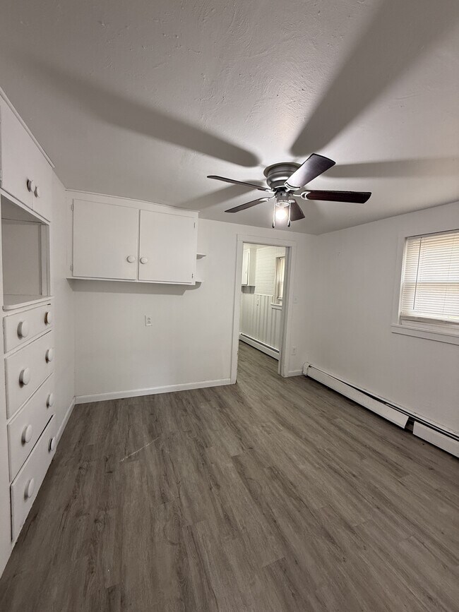 Building Photo - 521 Savoy Ave