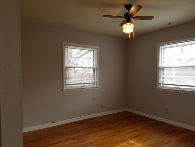 Building Photo - 3542 S Bonn St