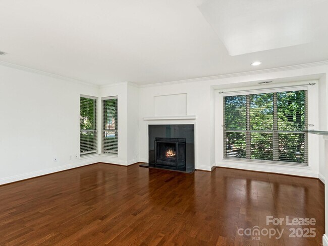 Building Photo - 2506 Cranbrook Ln