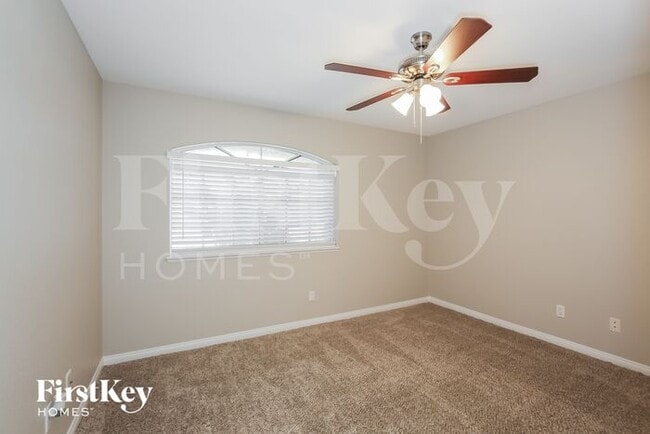 Building Photo - 7320 Backstretch Dr