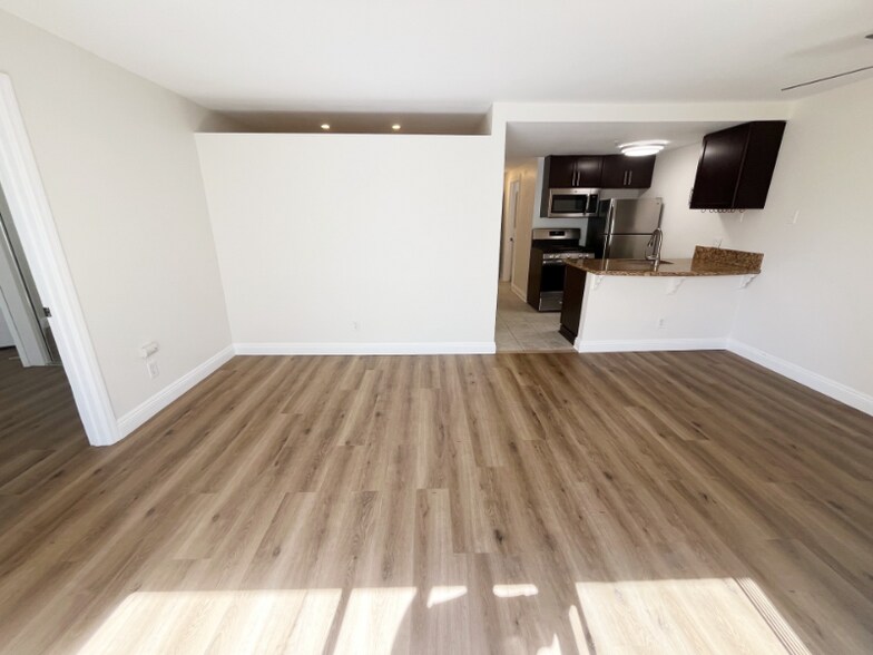 Building Photo - 101 W Canada