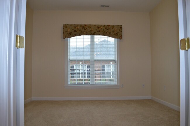 Building Photo - 210 Baines Ct