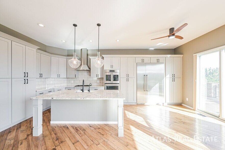 Building Photo - 6242 S Oak Hill Ct