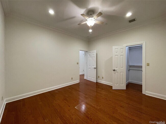 Building Photo - 328A Main St