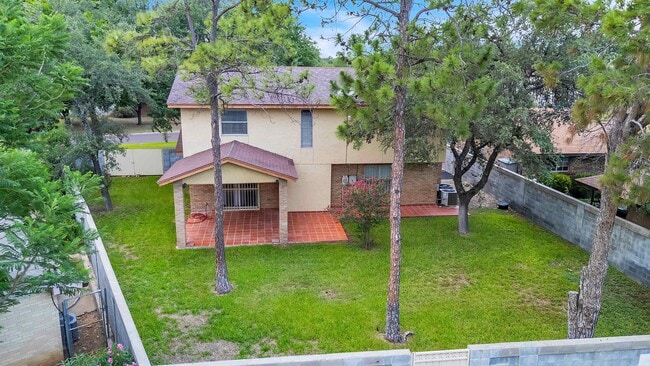Building Photo - 901 Eden Ln