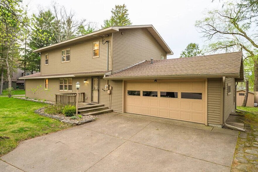 Building Photo - 2296 Cleghorn Rd