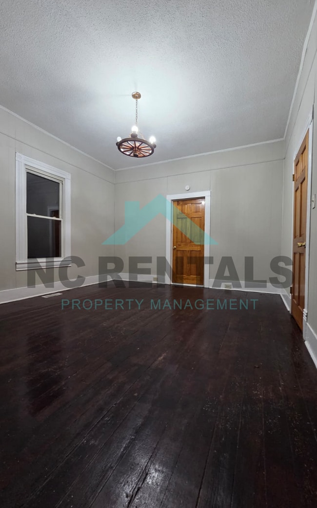 Building Photo - 714 Dillard St