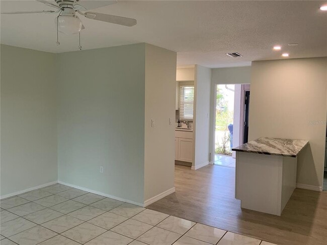 Building Photo - 2118 Michele Dr