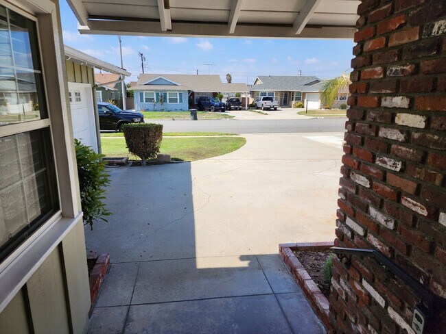 Building Photo - 14020 Faust Ave