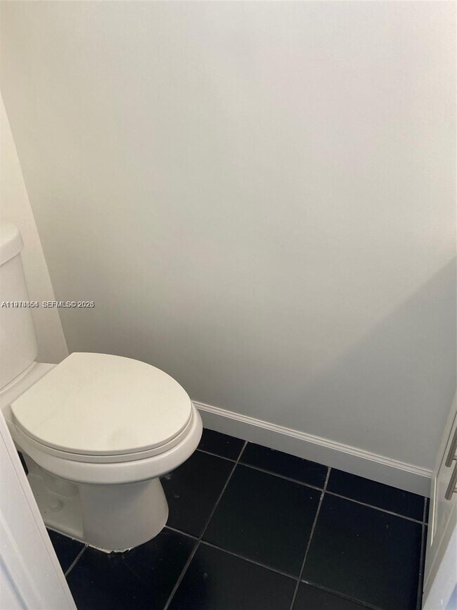 Building Photo - 2820 NE 201st Terrace