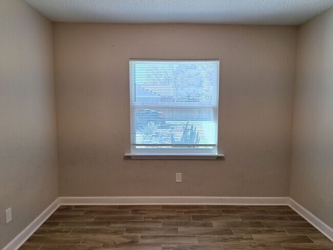 Building Photo - 3459 Excalibur Way E