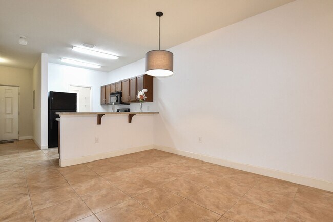 Building Photo - Wood's Edge South Townhouse – 2BR/2BA with Over 1,000 Sq. Ft. | Pet Friendly & Prime Location!